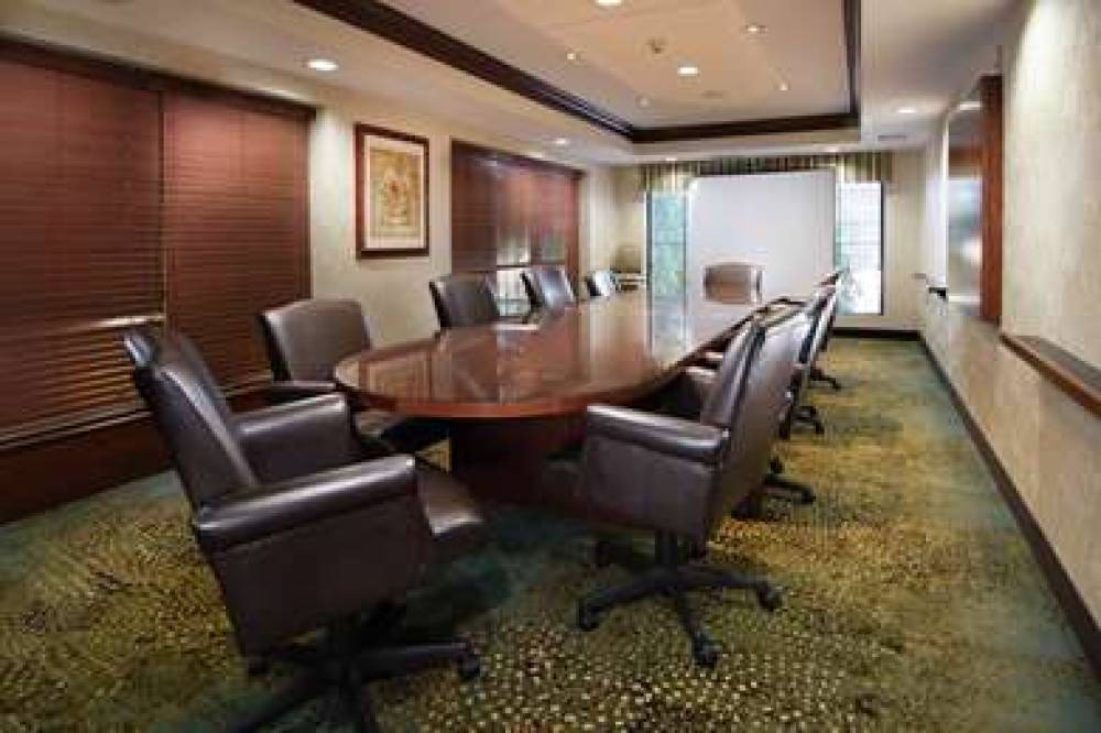 Hampton Inn Linden 9
