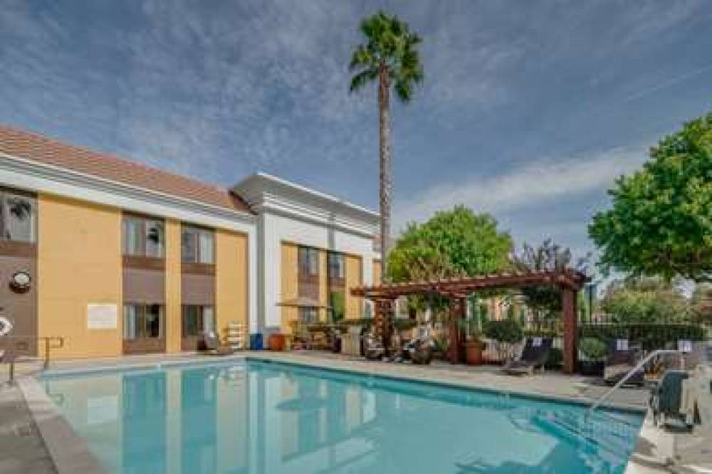 Hampton Inn Livermore 7