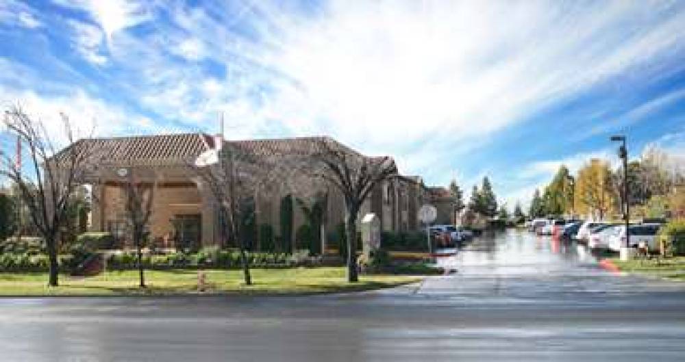 Hampton Inn Livermore 4
