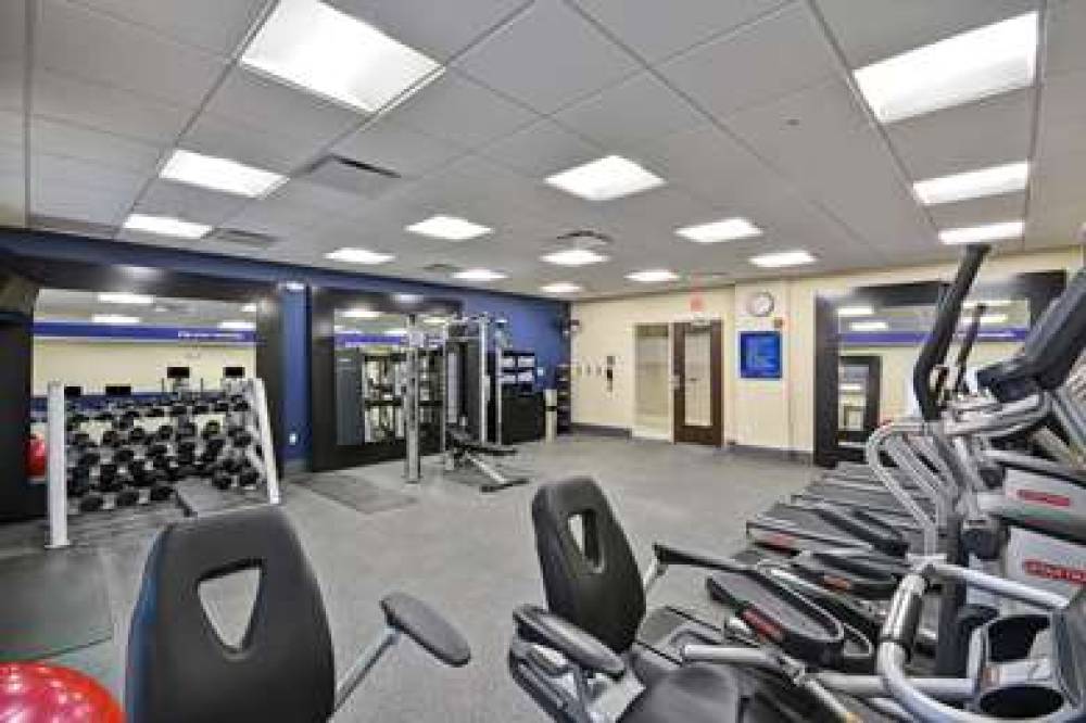 HAMPTON INN LIVONIA 5