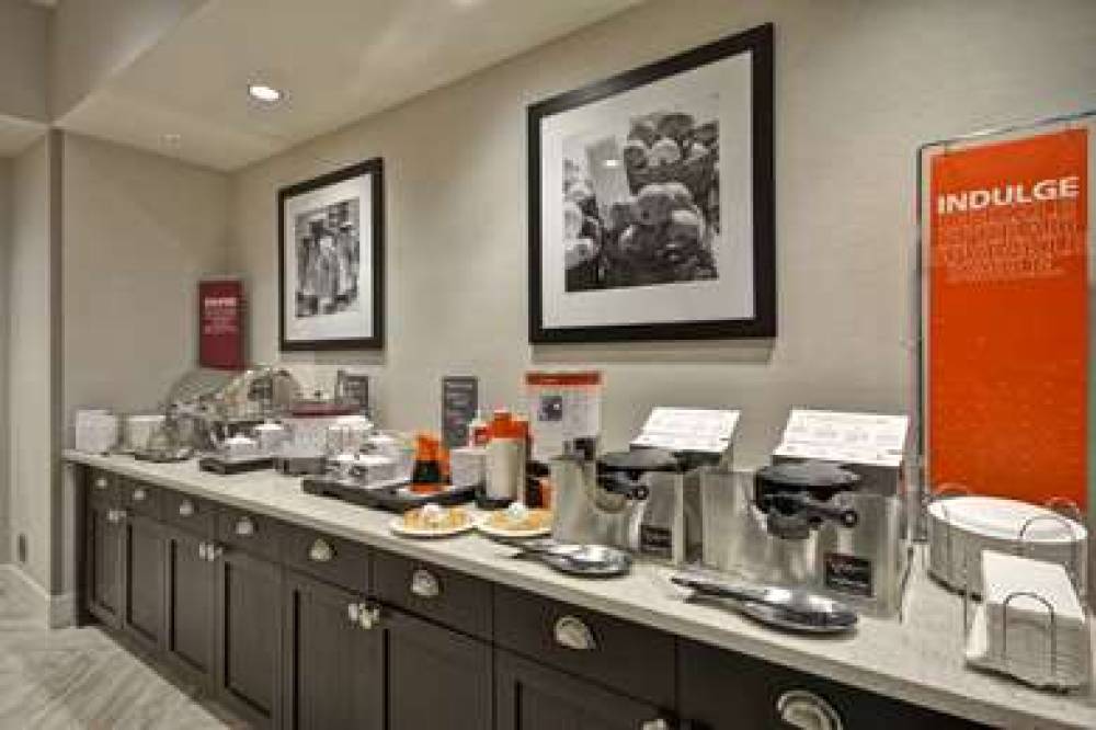 HAMPTON INN LIVONIA 9