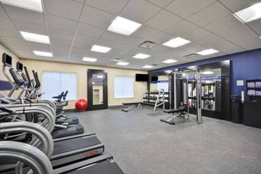HAMPTON INN LIVONIA 6