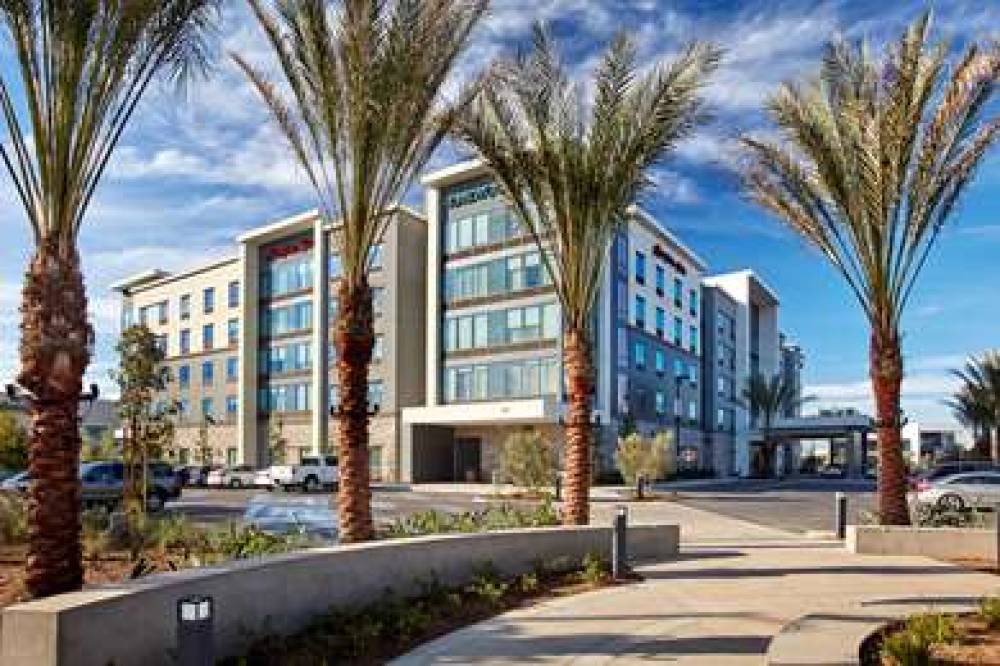 HAMPTON INN LONG BEACH AIRPORT 1