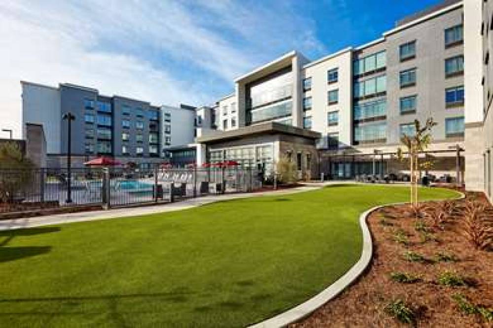 HAMPTON INN LONG BEACH AIRPORT 6