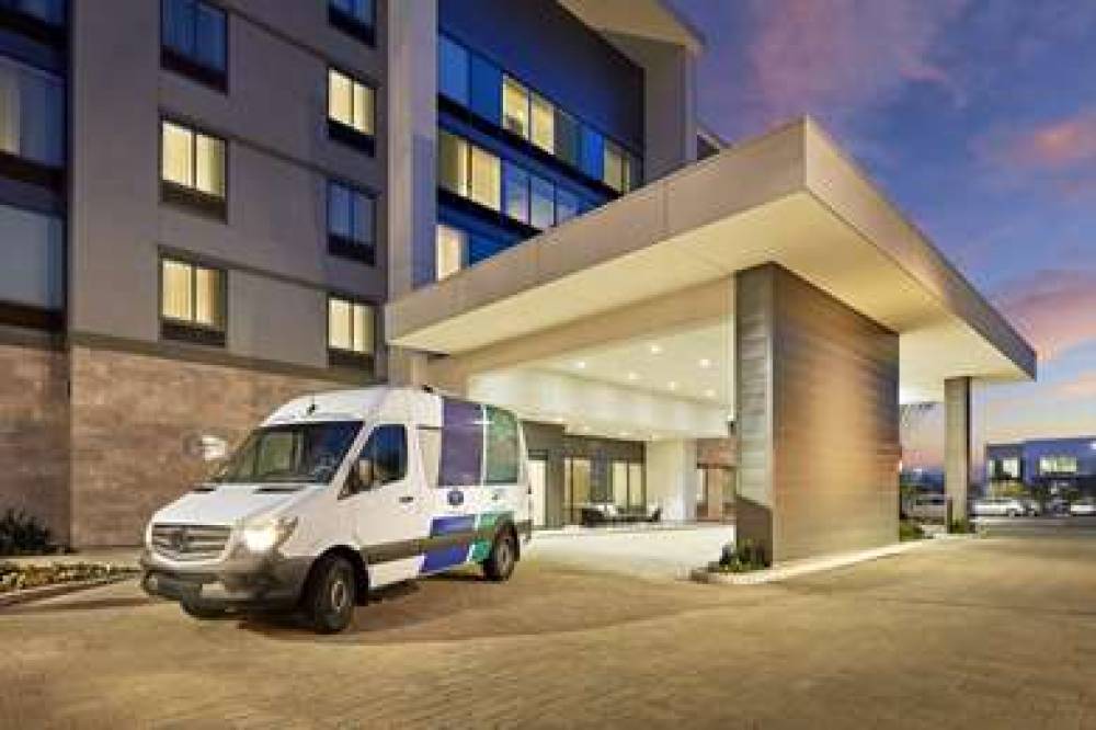 HAMPTON INN LONG BEACH AIRPORT 2