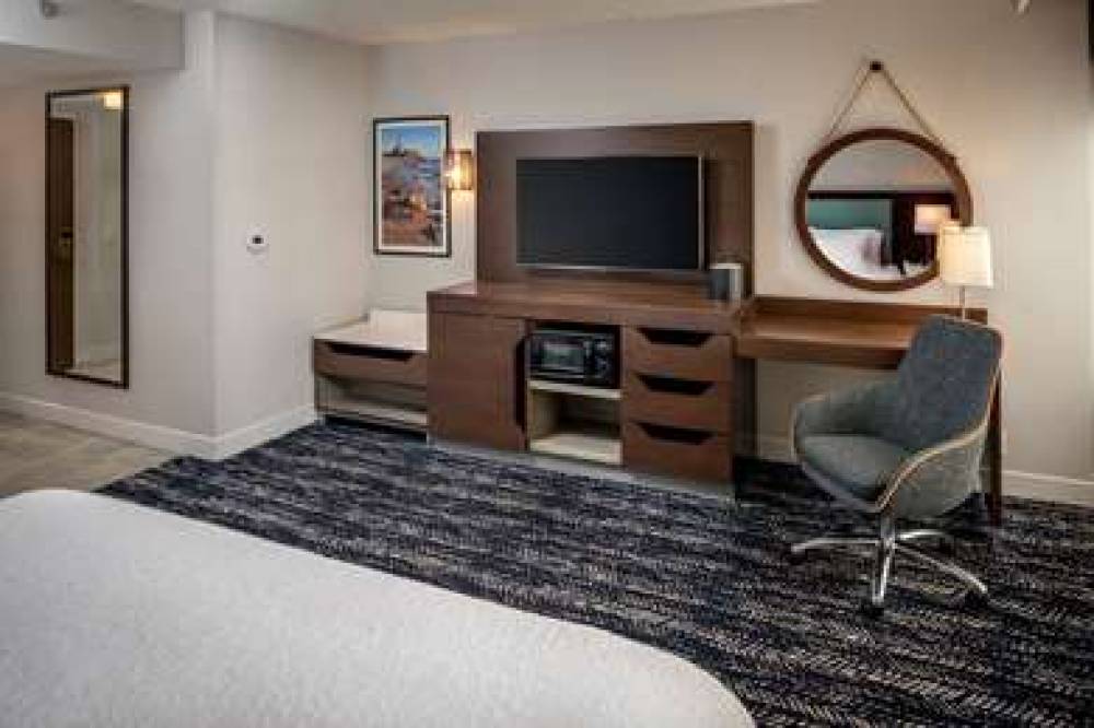 Hampton Inn Long Island/Commack 5
