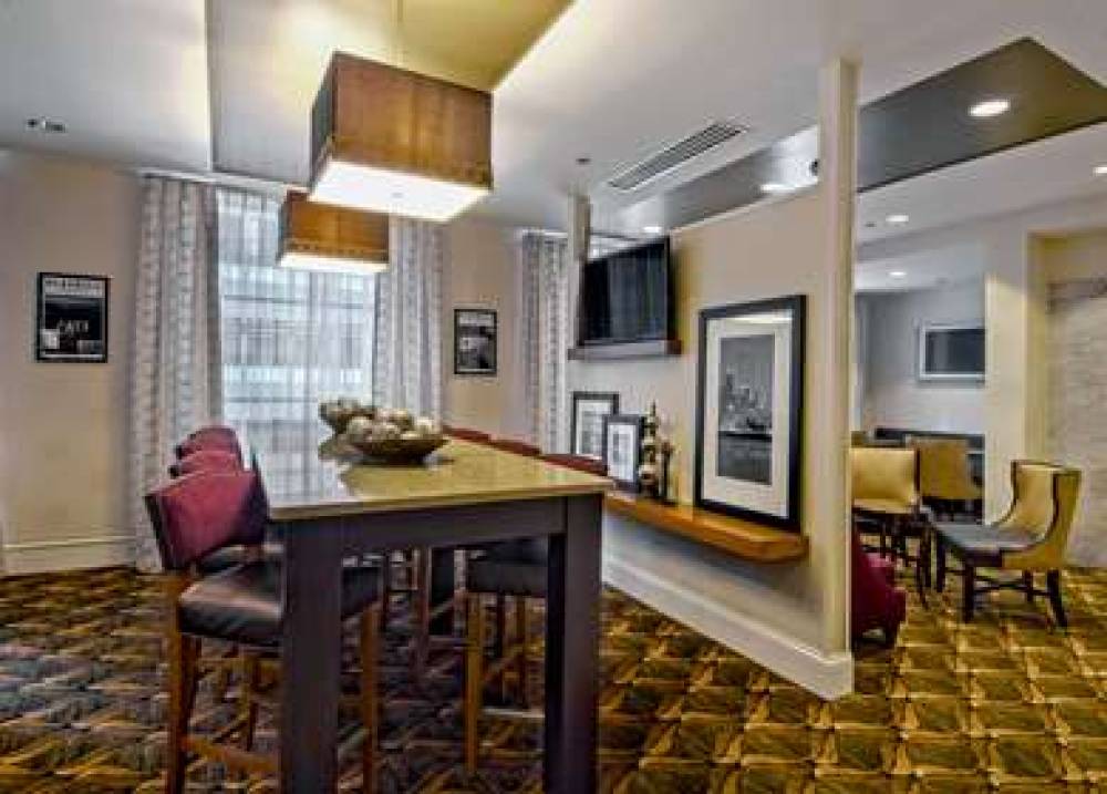 Hampton Inn Majestic Chicago Theatre District 4