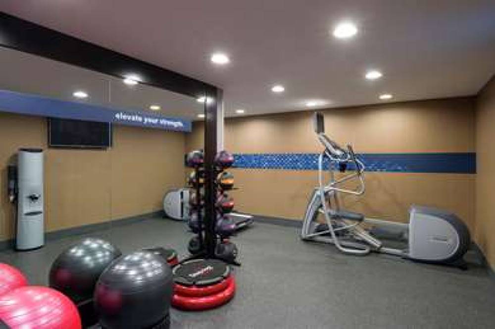Hampton Inn Manhattan-Seaport-Financial District 9