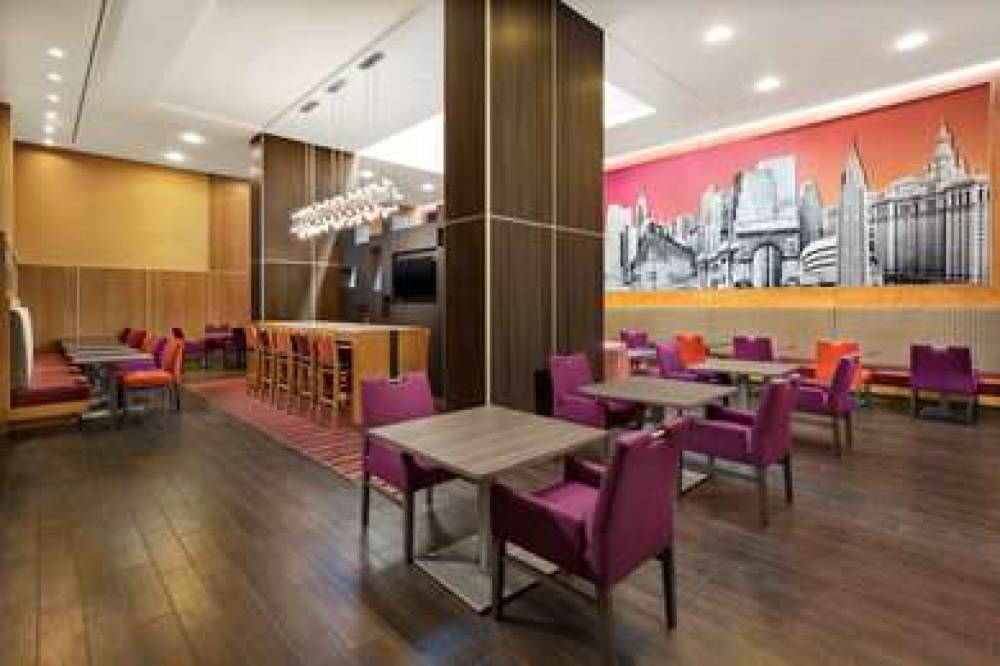 HAMPTON INN MANHATTAN/TIMES SQUARE 7