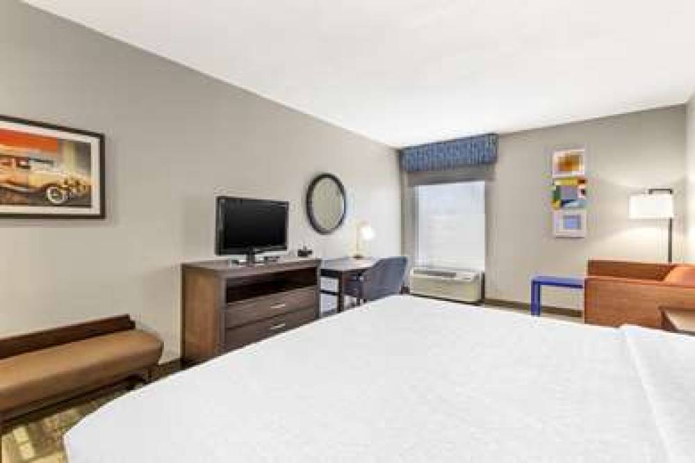 Hampton Inn Mebane 10