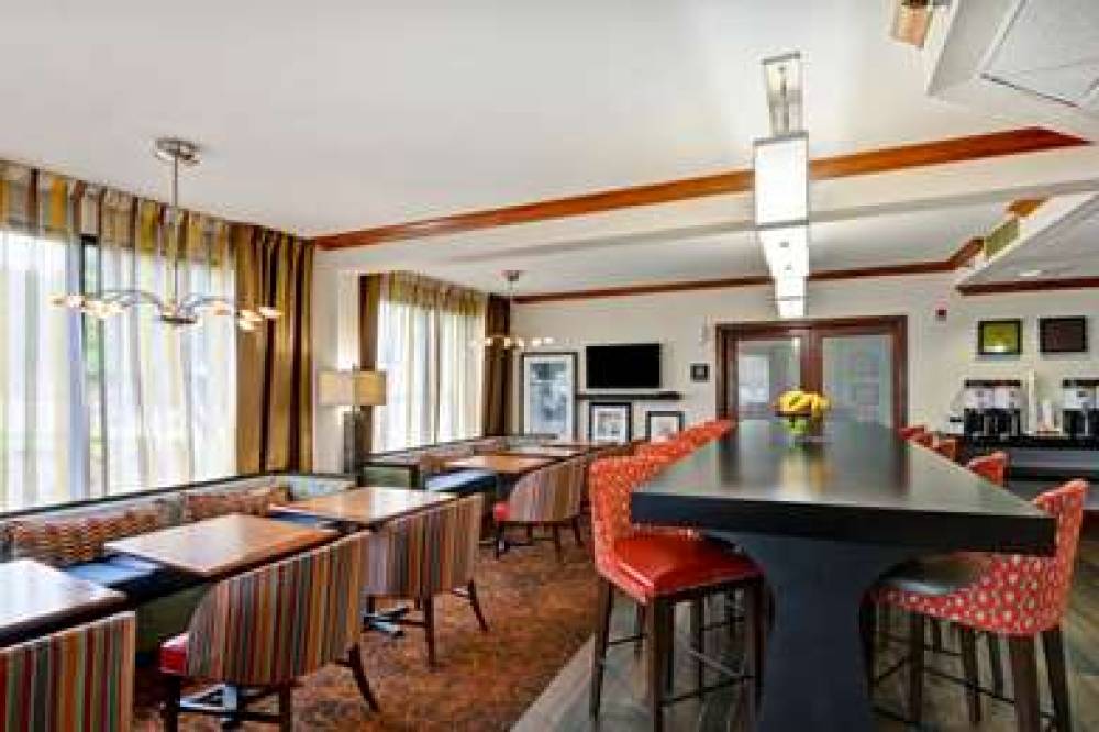 Hampton Inn Memphis Poplar 7