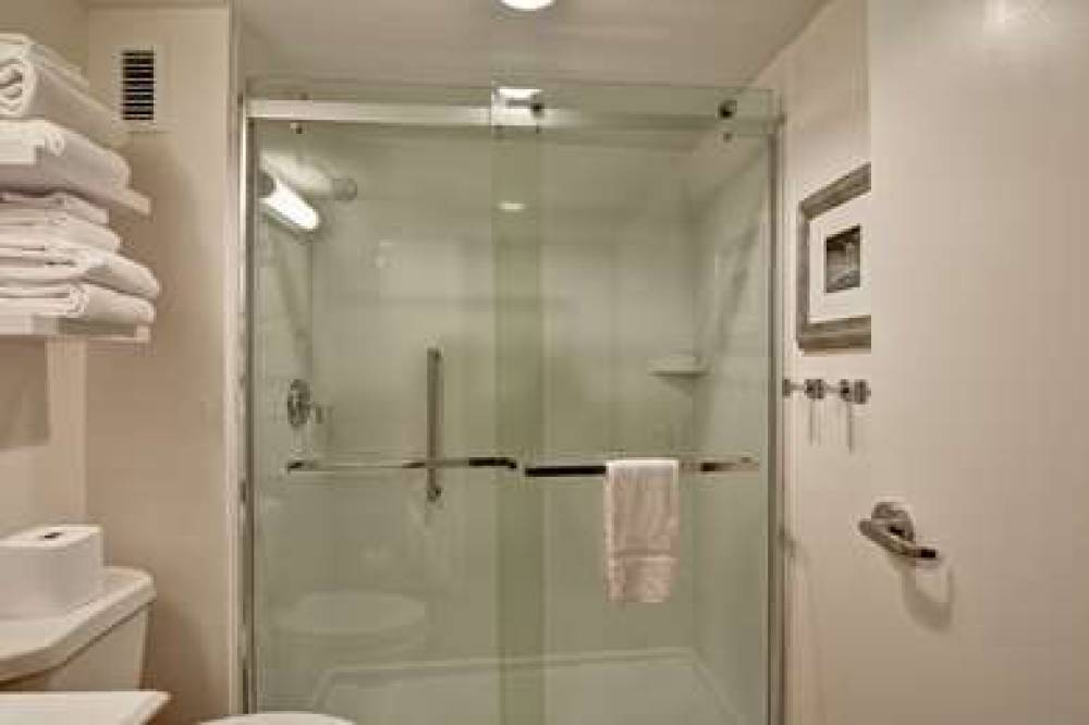 Hampton Inn Memphis Poplar 6