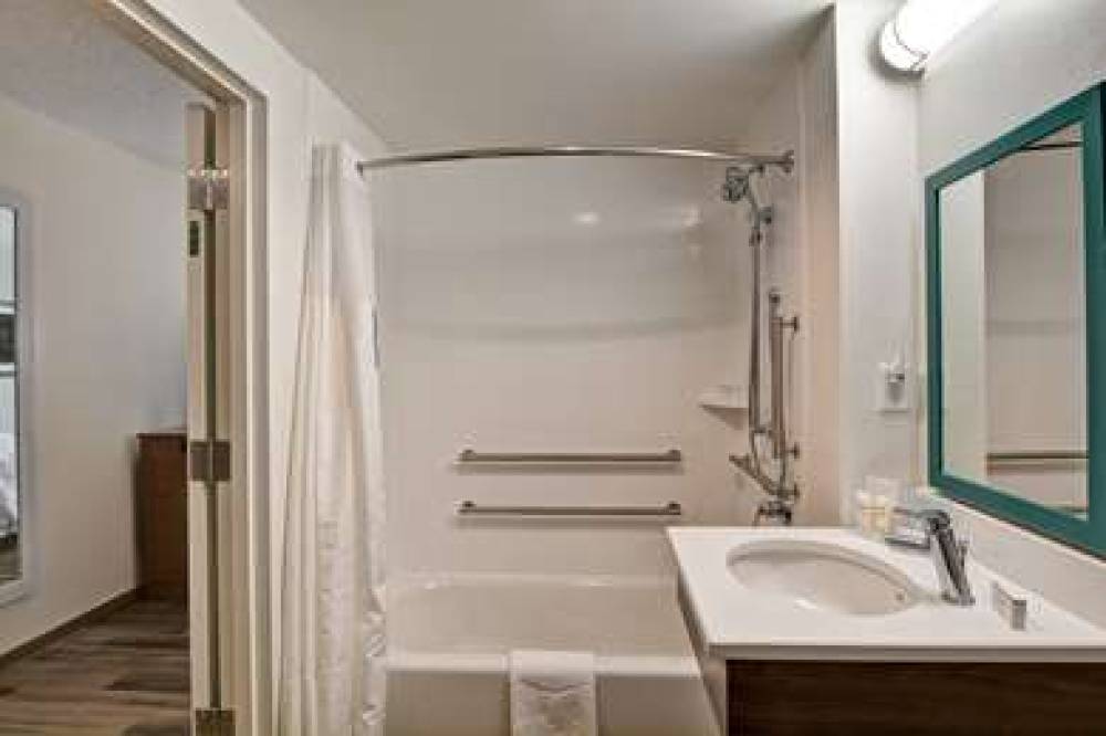 Hampton Inn Memphis Poplar 9