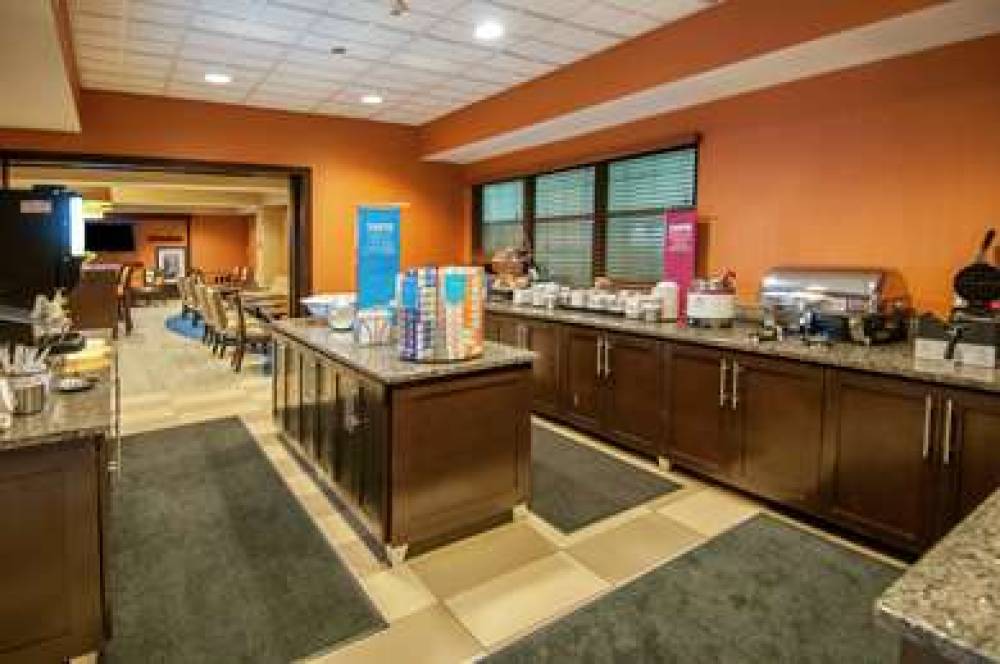 Hampton Inn Metairie 6