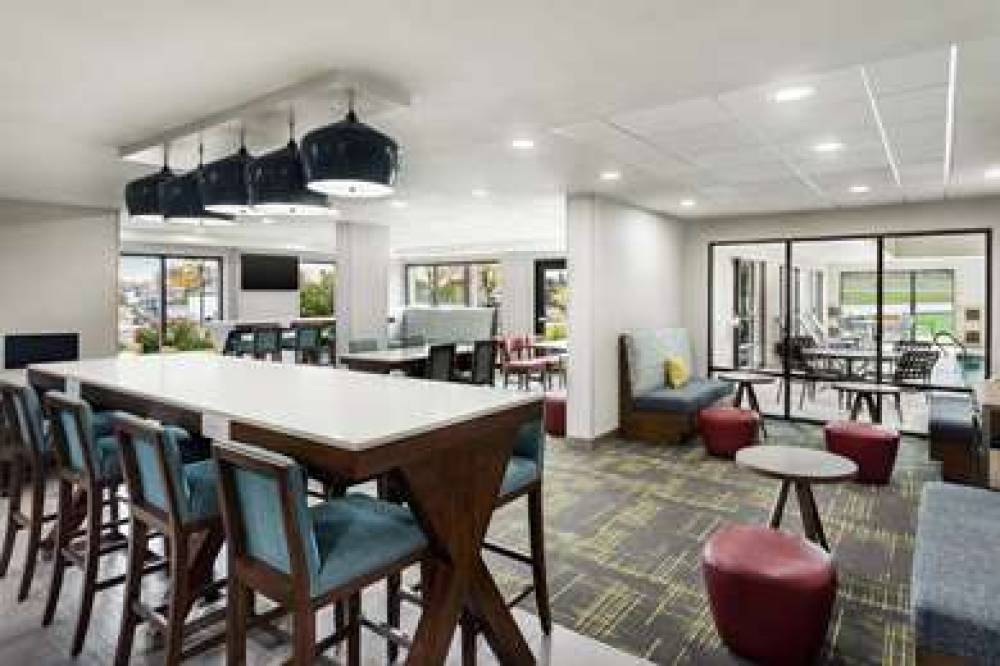 Hampton Inn Milwaukee/Brookfield 8