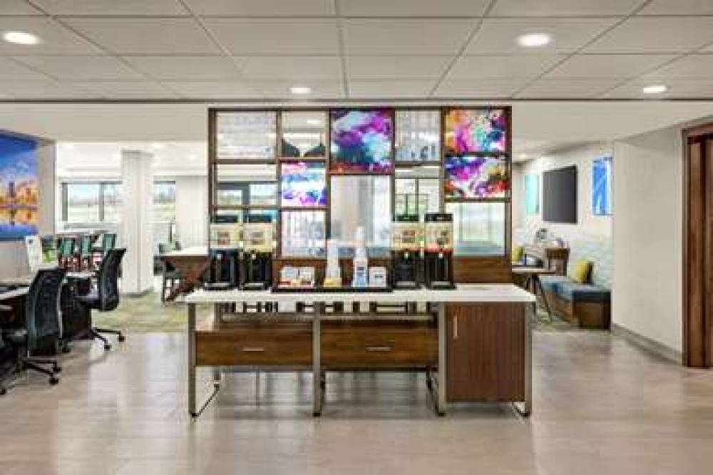 Hampton Inn Milwaukee/Brookfield 10