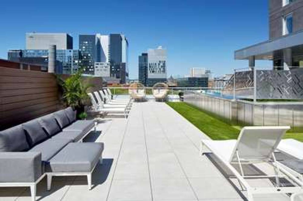 HAMPTON INN MONTREAL DOWNTOWN 9