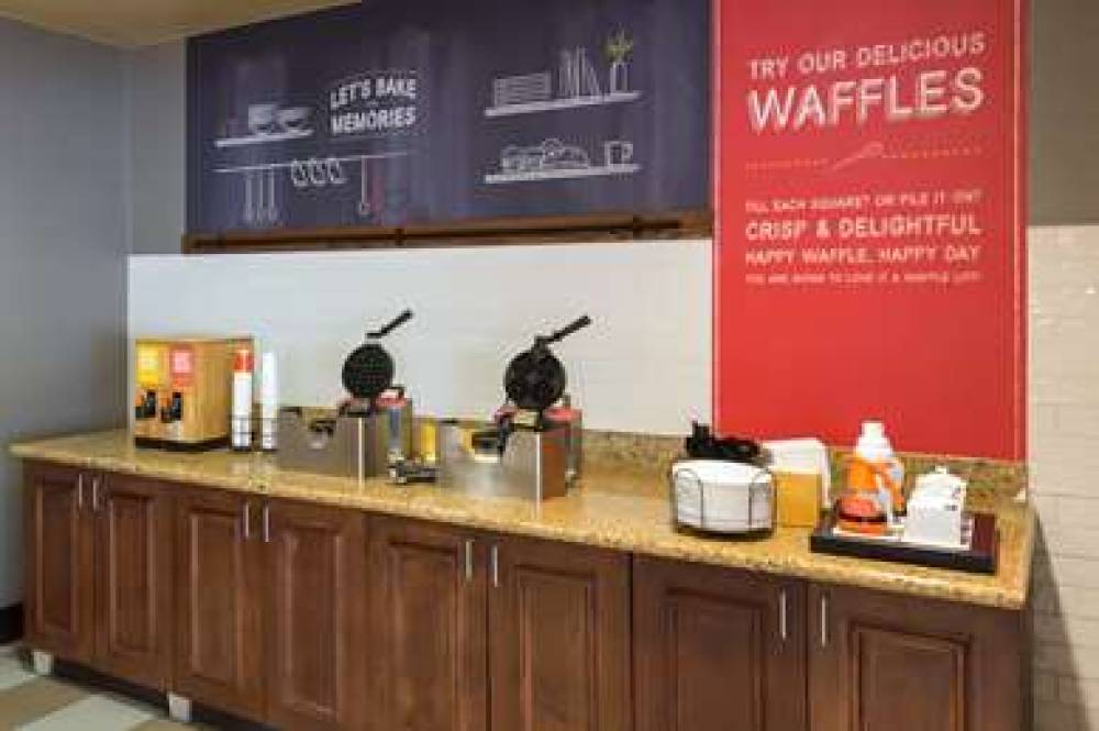 Hampton Inn Nanuet 8