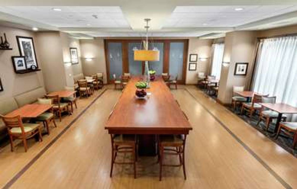 Hampton Inn Nashua, NH 4
