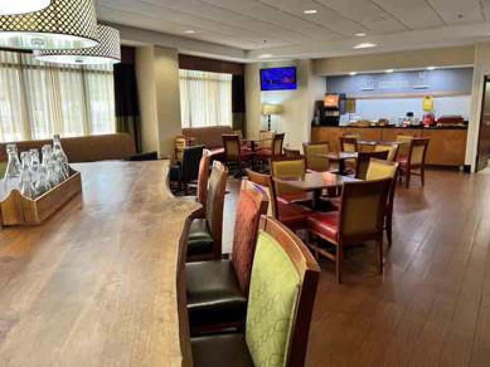 Hampton Inn New Bern 7