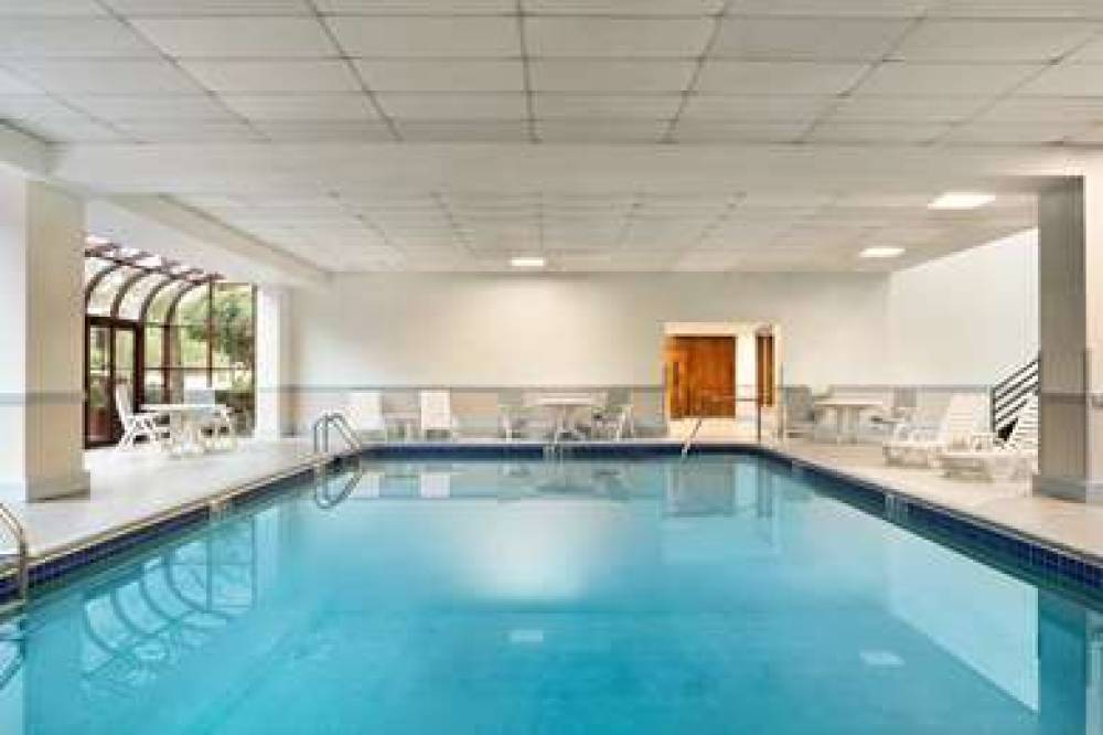 Hampton Inn New York - La Guardia Airport 9