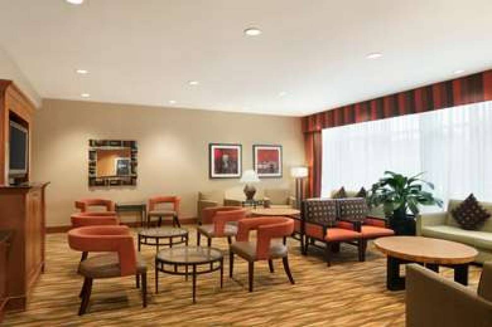 Hampton Inn New York - La Guardia Airport 5