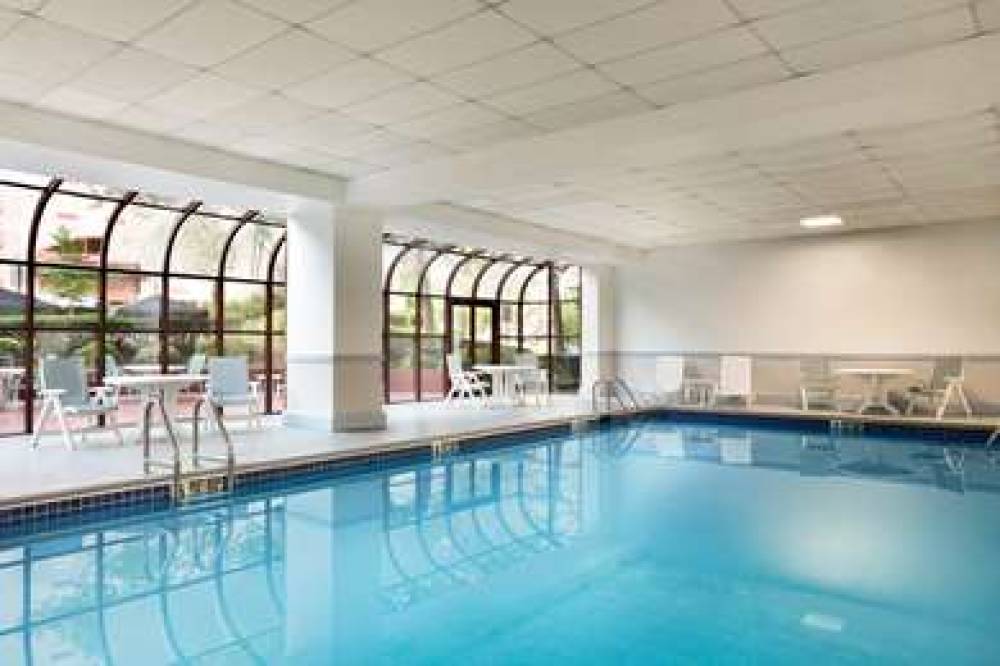 Hampton Inn New York - La Guardia Airport 8