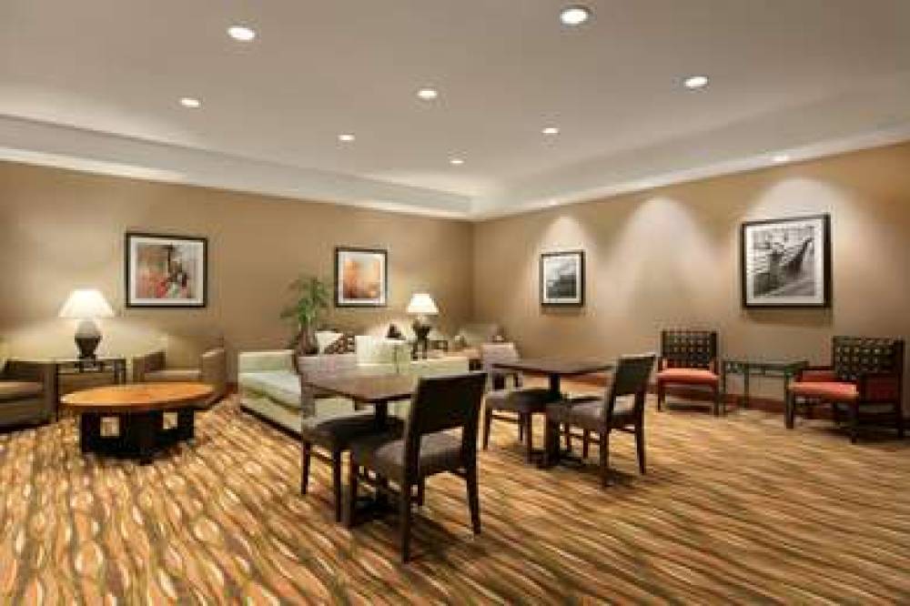 Hampton Inn New York - La Guardia Airport 6