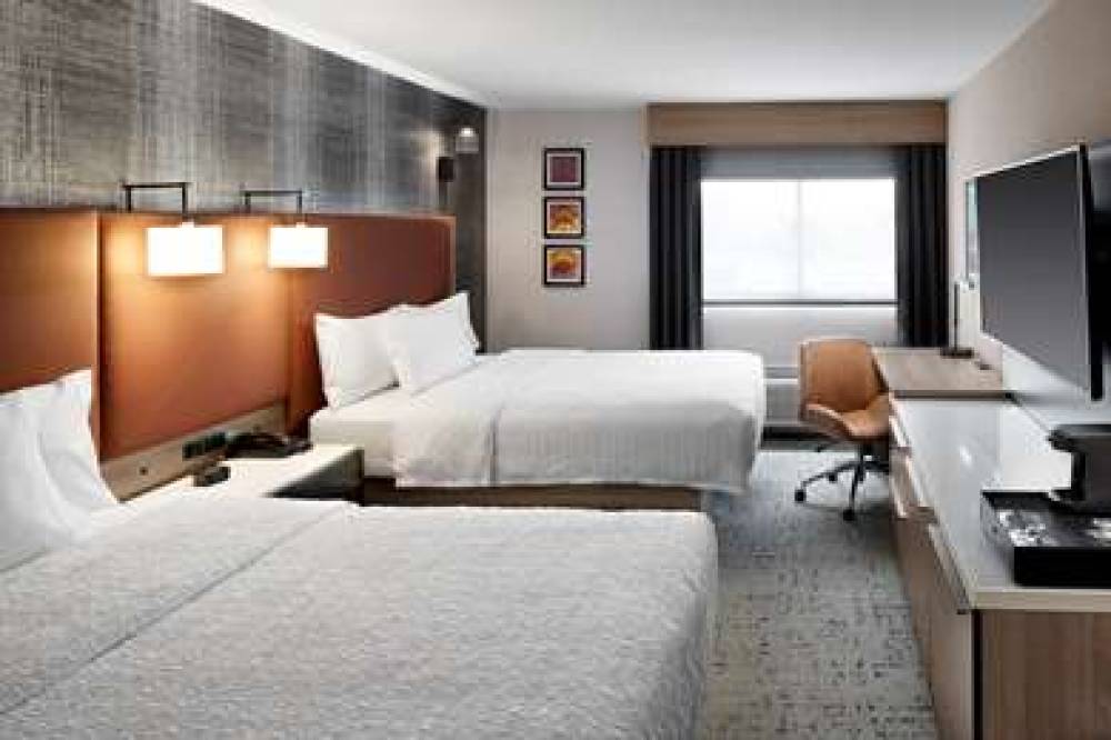 HAMPTON INN NEWARK AIRPORT 3
