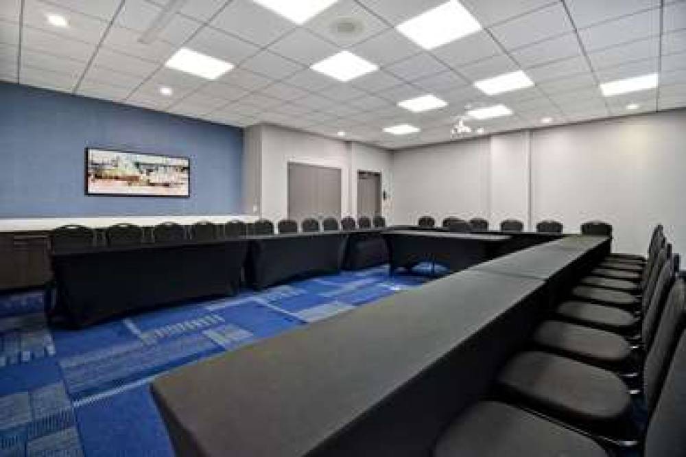 Hampton Inn NY-JFK Jamaica-Queens 8