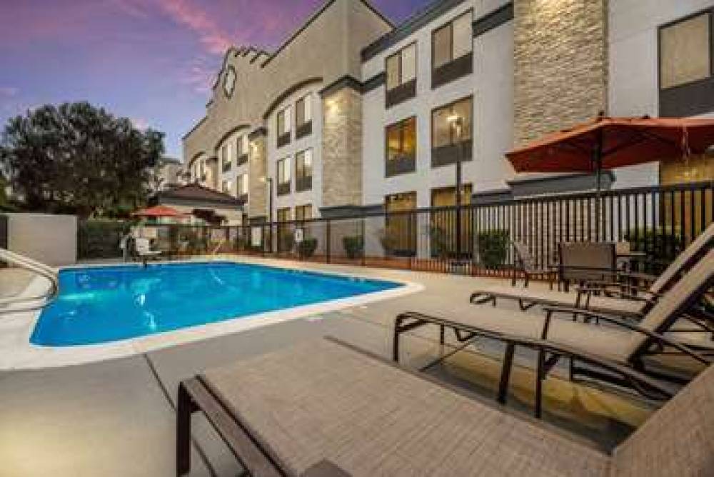 Hampton Inn Oakland-Hayward 5