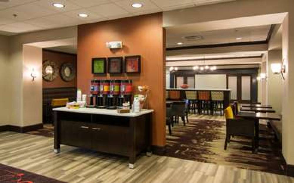 Hampton Inn  Orange City, IA 8