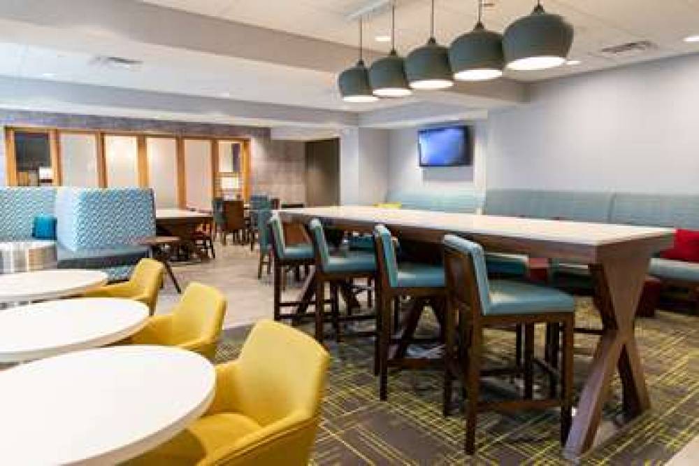 HAMPTON INN PARIS IL 8