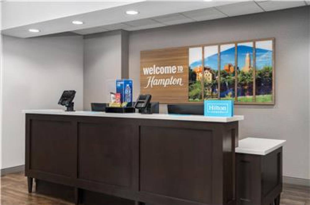 HAMPTON INN-PAWTUCKET, RI 4