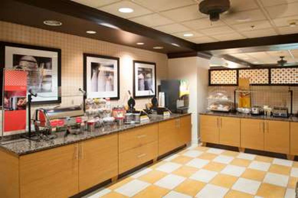 Hampton Inn Pensacola Airport 9