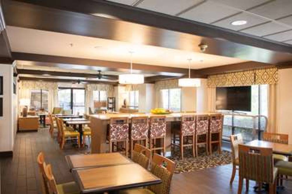 Hampton Inn Pensacola Airport 6