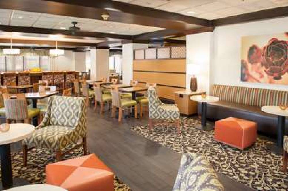 Hampton Inn Pensacola Airport 10