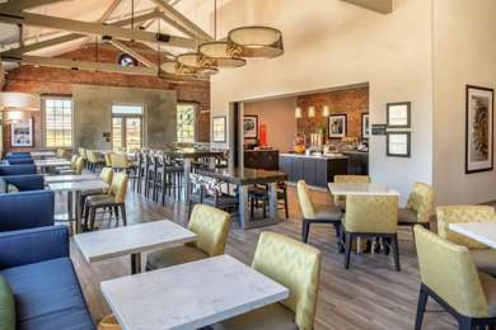 Hampton Inn Petaluma, CA 10