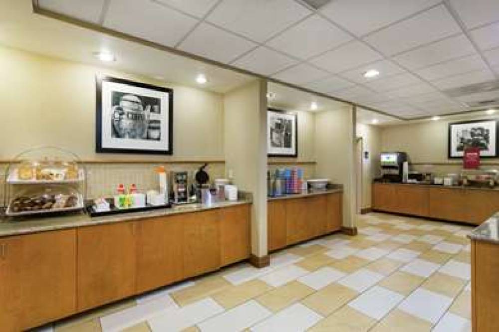 Hampton Inn Petersburg-Southpark Mall 2