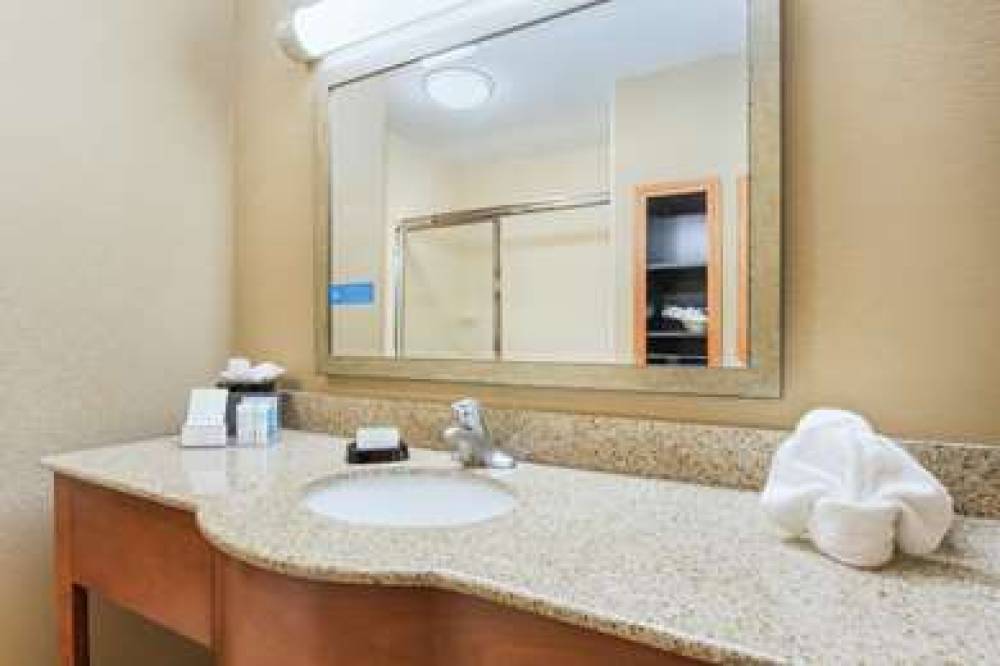 Hampton Inn Petersburg-Southpark Mall 8