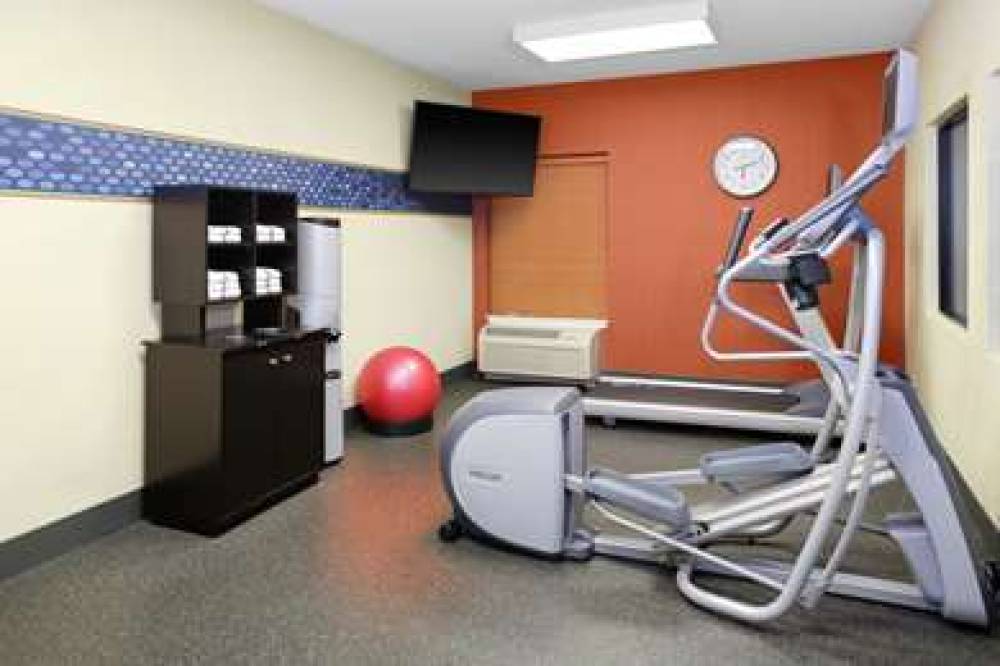HAMPTON INN PORTAGE 9