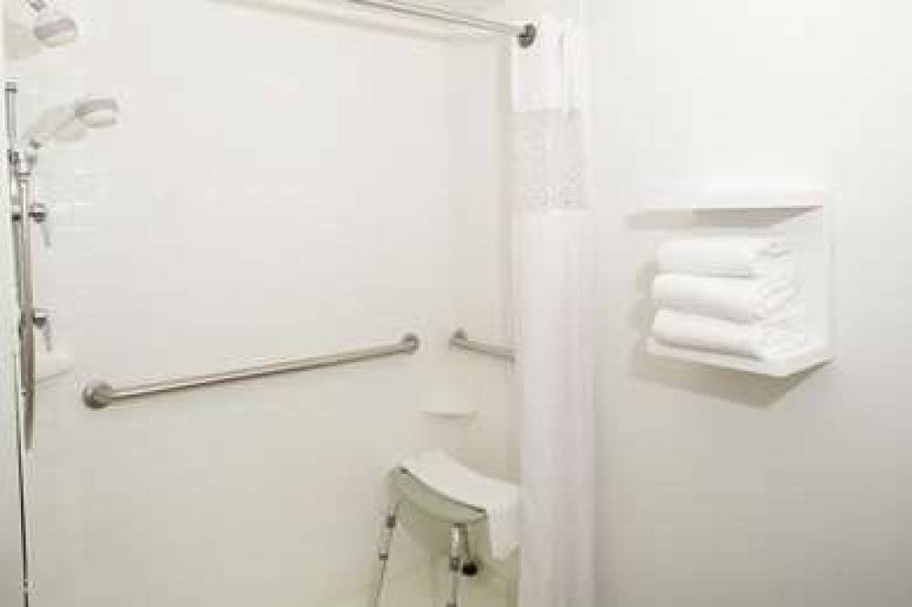 HAMPTON INN PORTAGE 5