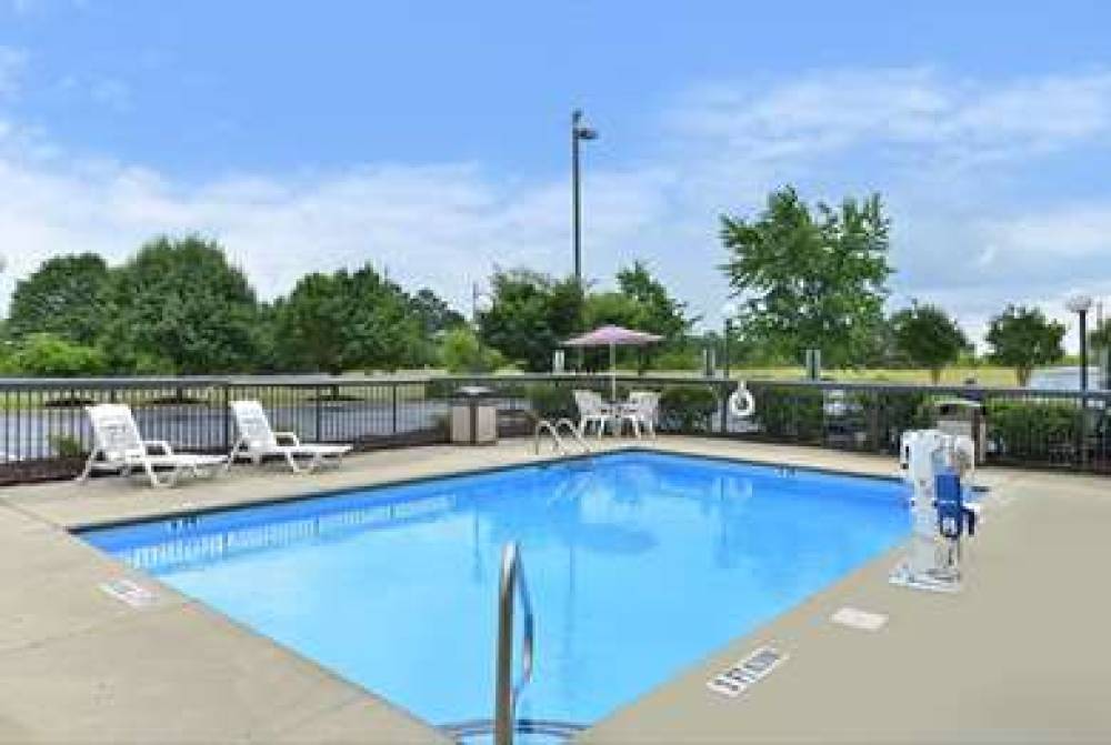 Hampton Inn Raleigh/Clayton I-40 7