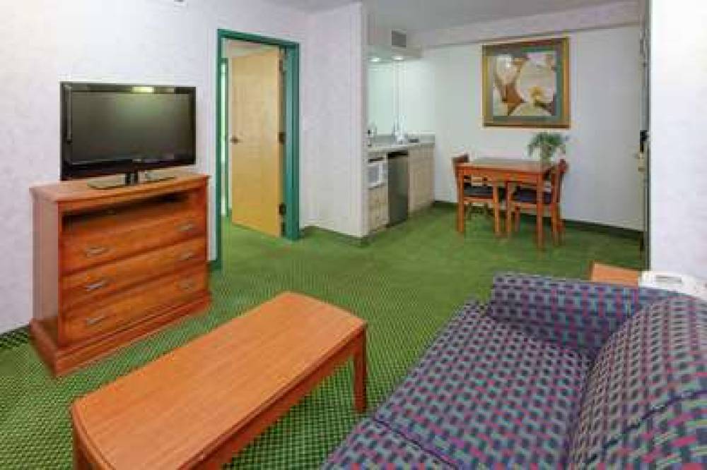 Hampton Inn Richmond-Chester 9