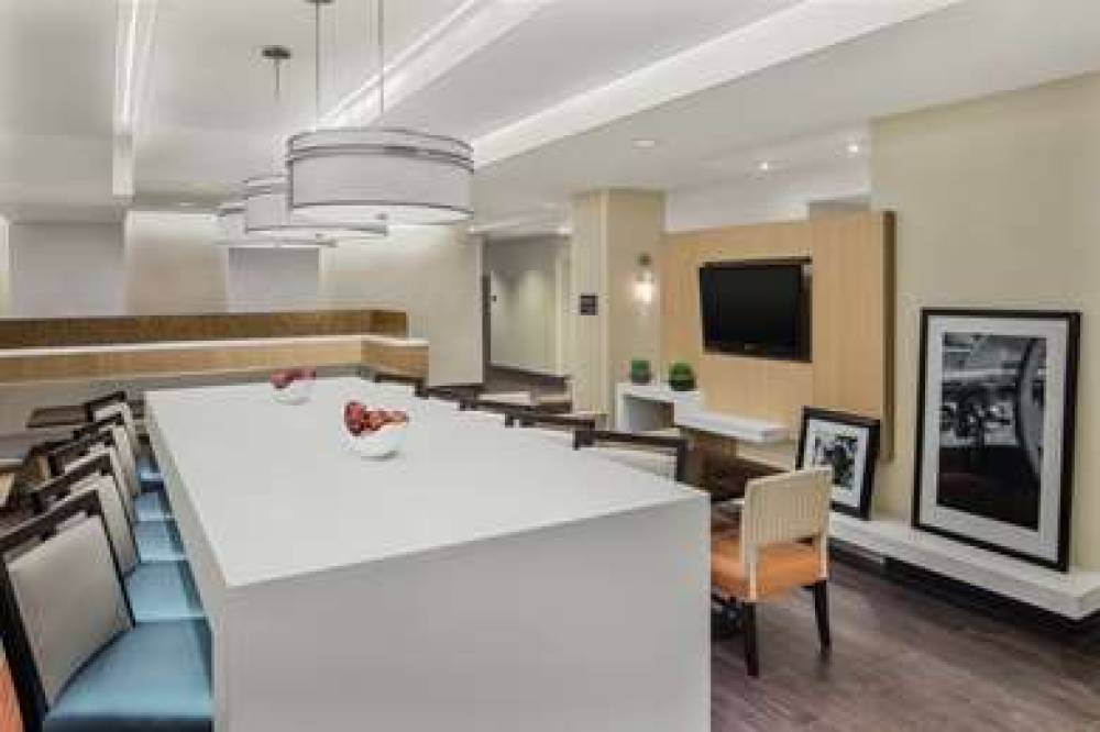 HAMPTON INN RICHMOND-SOUTHWEST-HULL 6