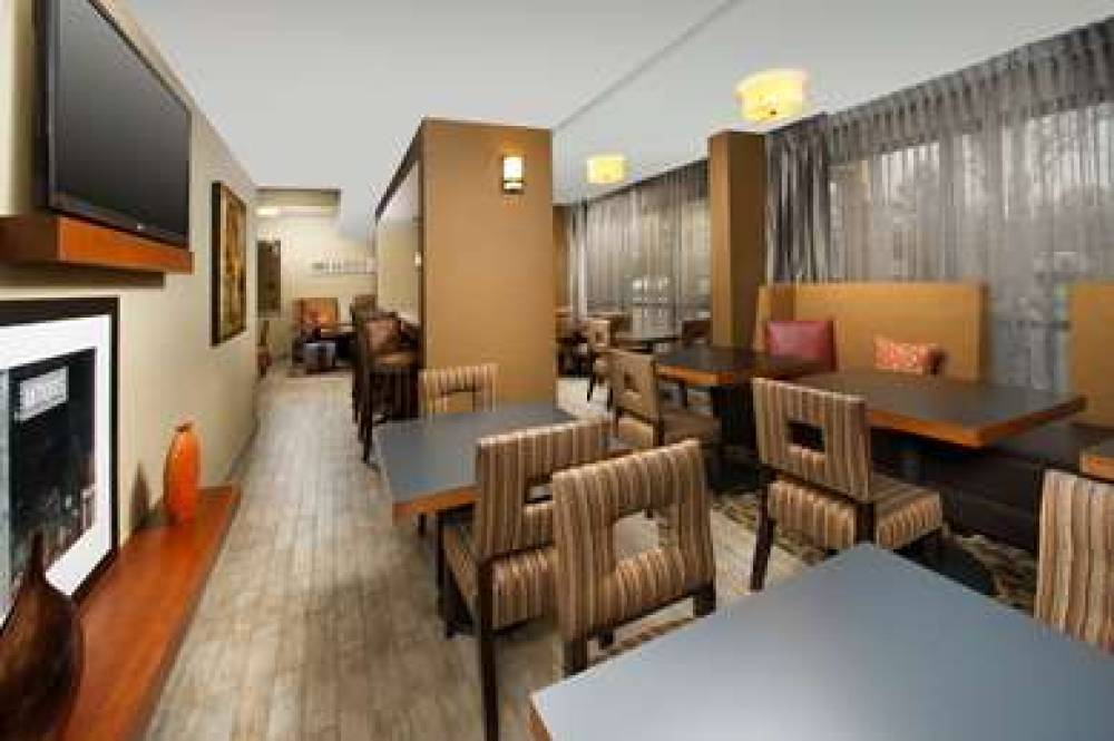 Hampton Inn Rochester-Greece 3