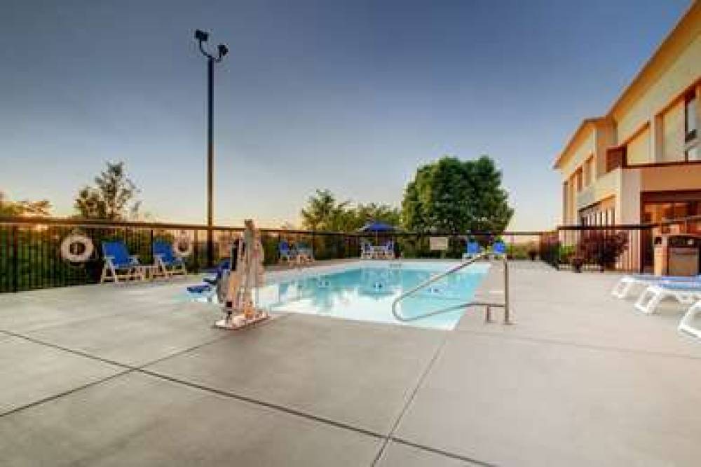 Hampton Inn Rolla 7