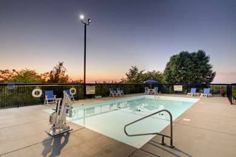 Hampton Inn Rolla 8