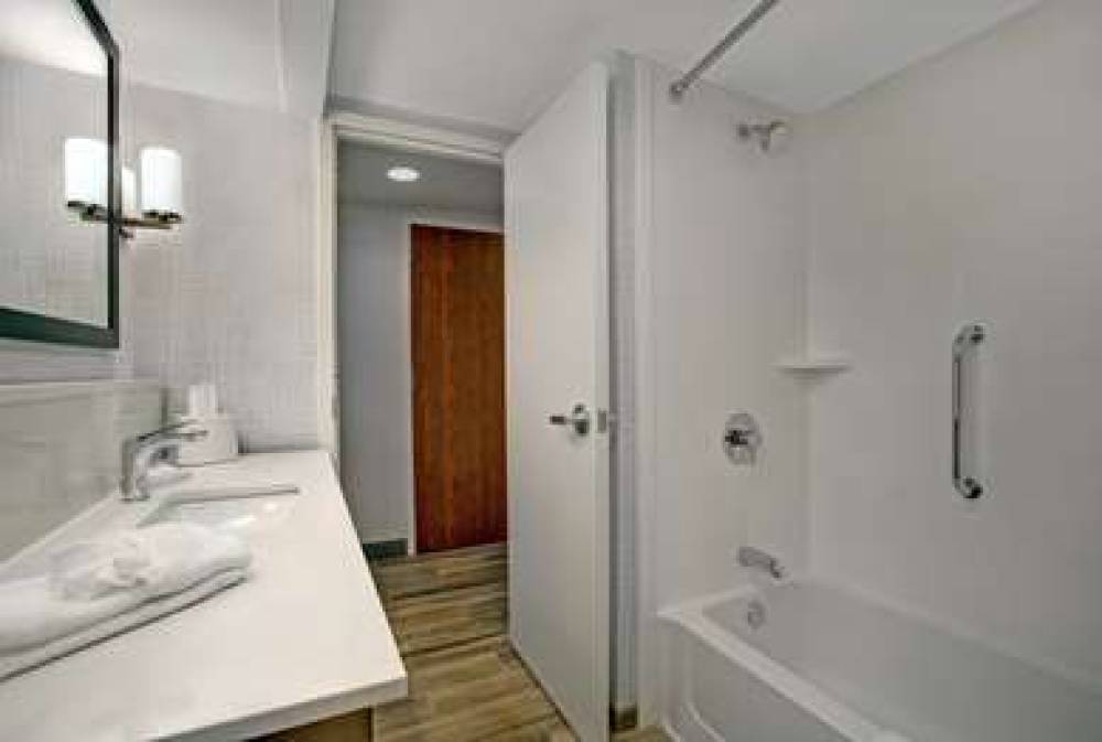 Hampton Inn Salisbury, NC 10