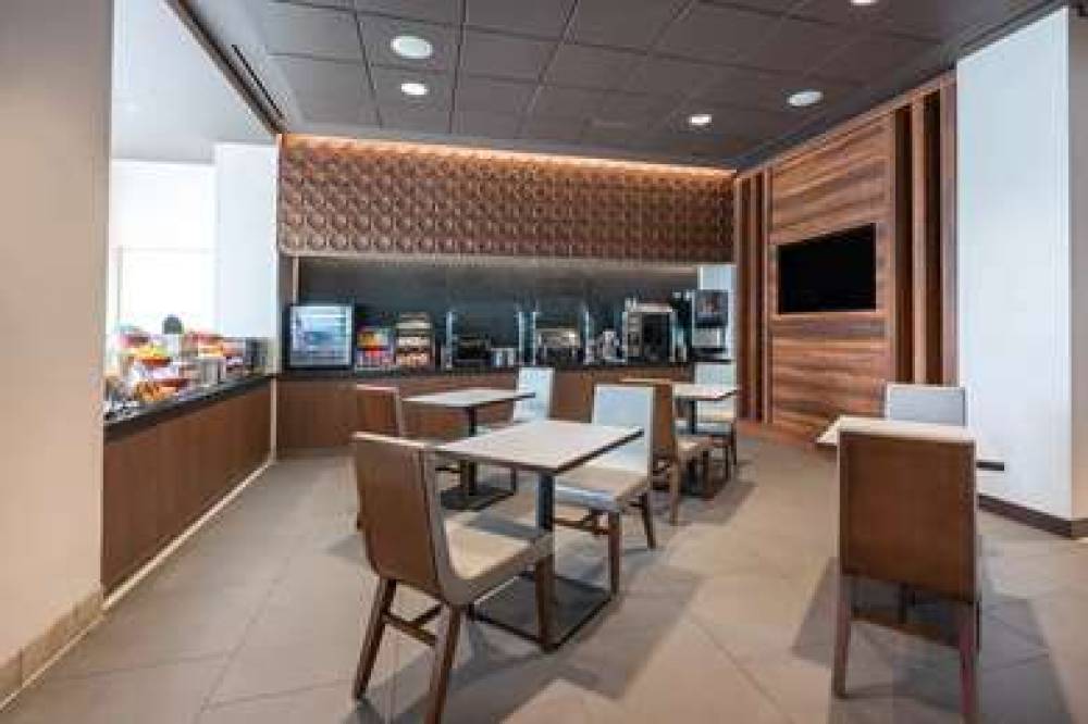 HAMPTON INN SAN JOSE CHERRY AVE 4